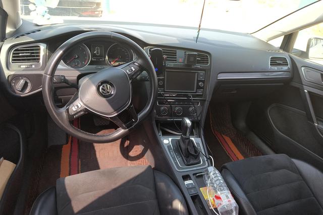 Volkswagen Golf 2018 230 TSI ATLuxury — фото 11