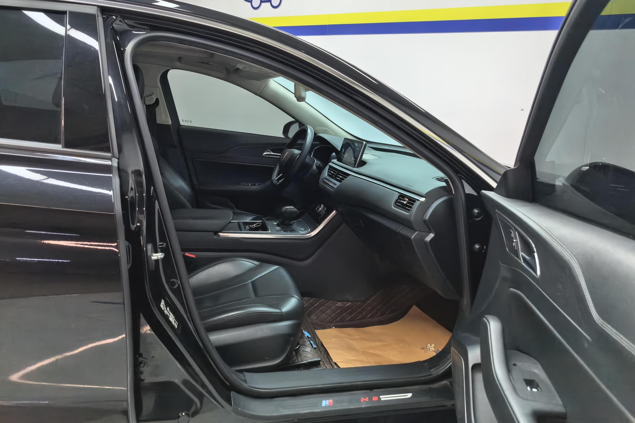 Hongqi H5 2022 1.8T AT