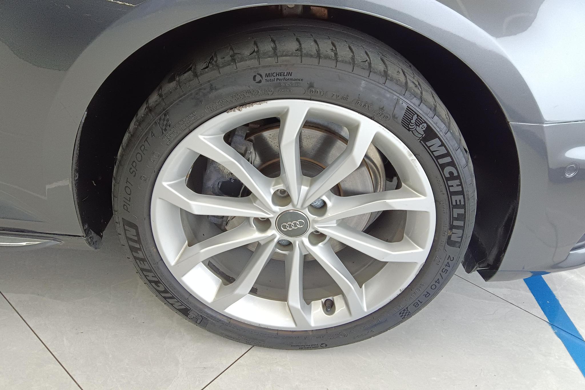 Audi A4L 2019 40 TFSI Fashion VI