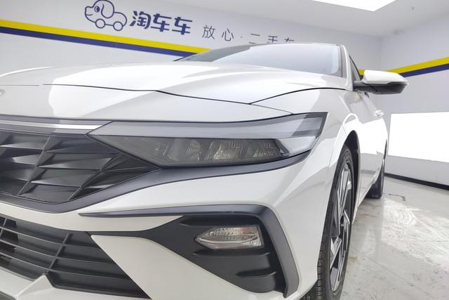 Hyundai Elantra 2023 1.5 L CVT GLX — фото 4