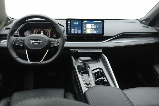 Geely Preface 2023 1.5 T — фото 14