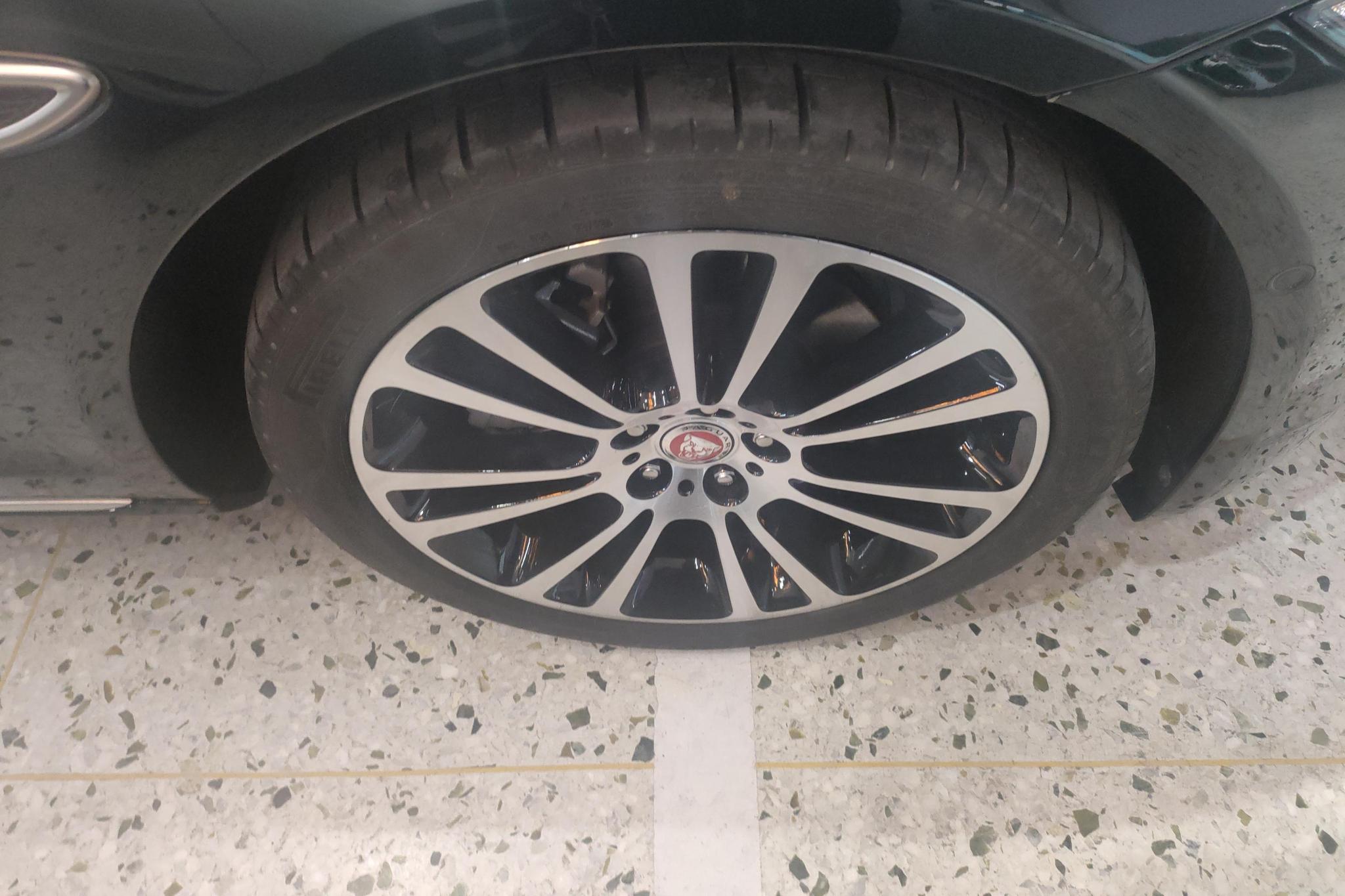Jaguar XFL 2024 2.0T P250 Premium Luxury