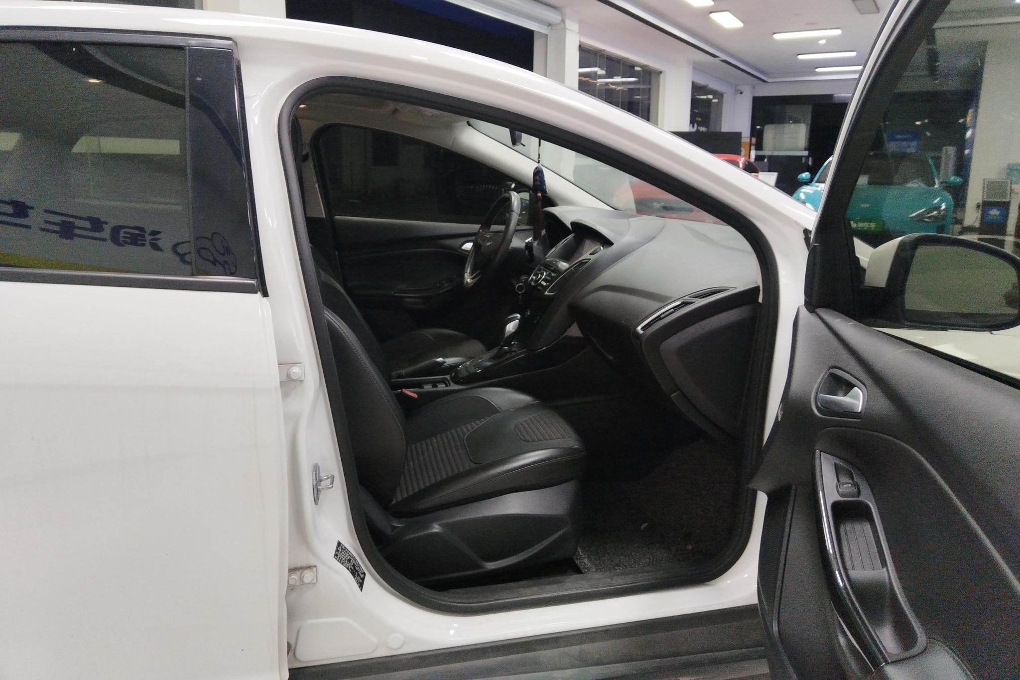 Ford Focus 2018 1.6L AT