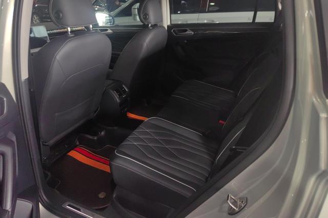Volkswagen Tiguan L 2022 330 TSI AT 2 WDR-Line — фото 16