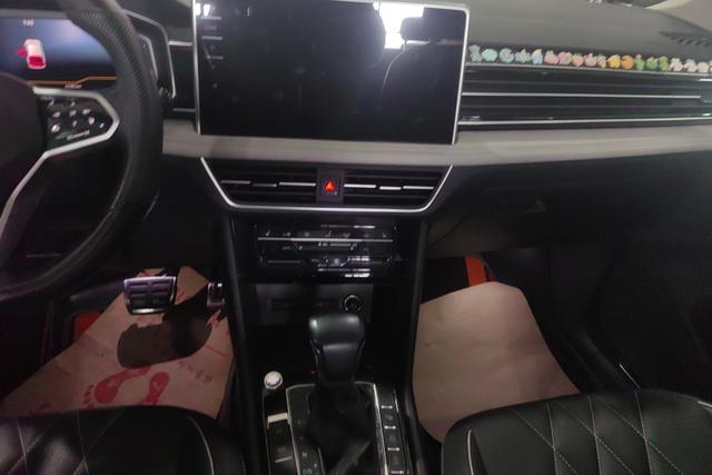 Volkswagen Tiguan L 2022 330 TSI AT 2 WDR-Line — фото 11