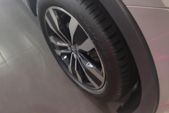 Volkswagen Tiguan L 2022 330 TSI AT 2 WDR-Line — фото 6