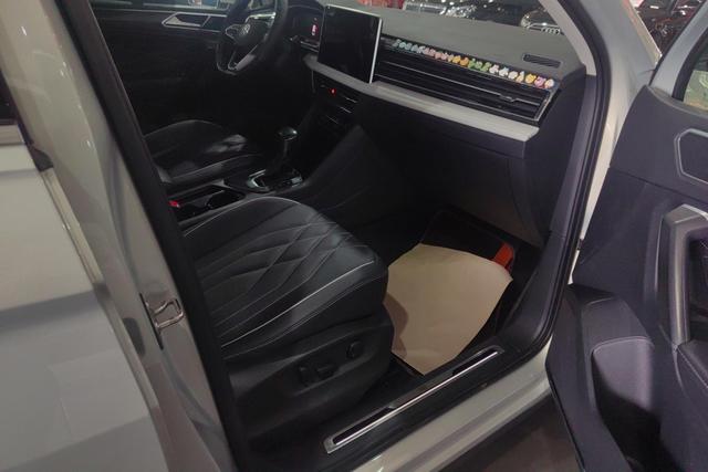 Volkswagen Tiguan L 2022 330 TSI AT 2 WDR-Line — фото 8