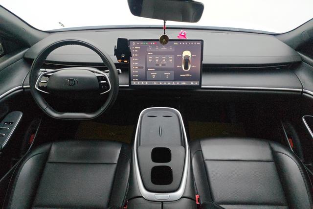 Changan Qiyuan A07 2025 Белый из Китая, фото 2