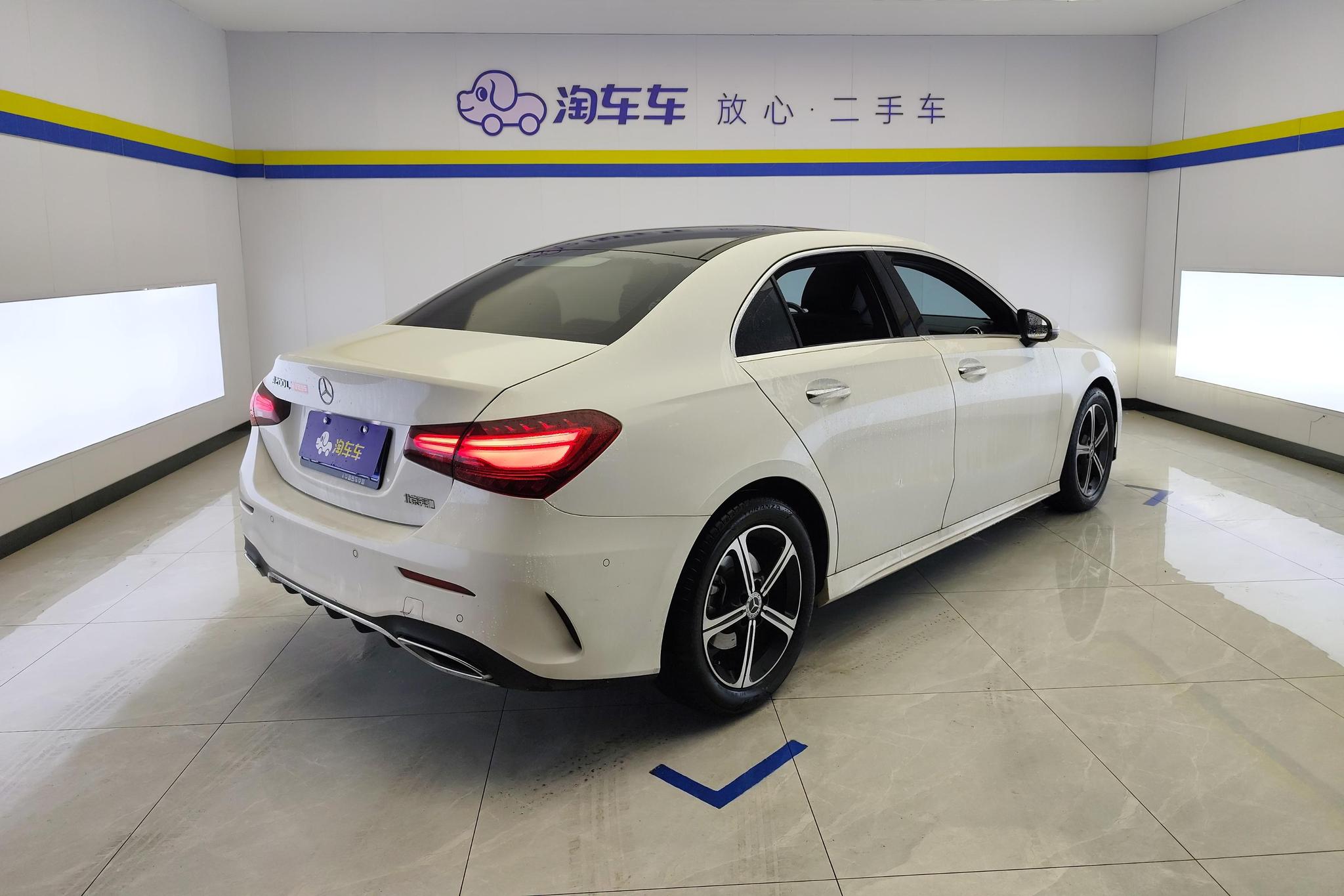 Mercedes-Benz A-Class A 2023 A 200 L Sport Fashion