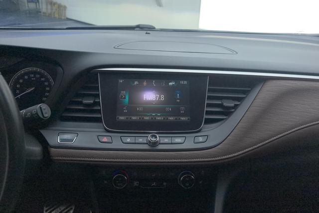 Buick GL6 2018 18 T 6 Premium — фото 7