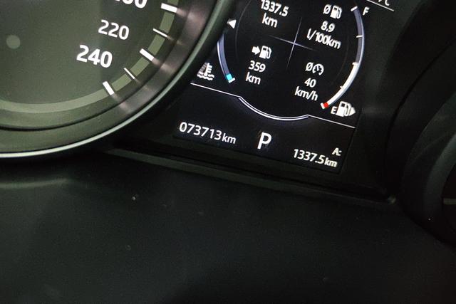 Land Rover Discovery Sport 2017 2.0 T SE — фото 12