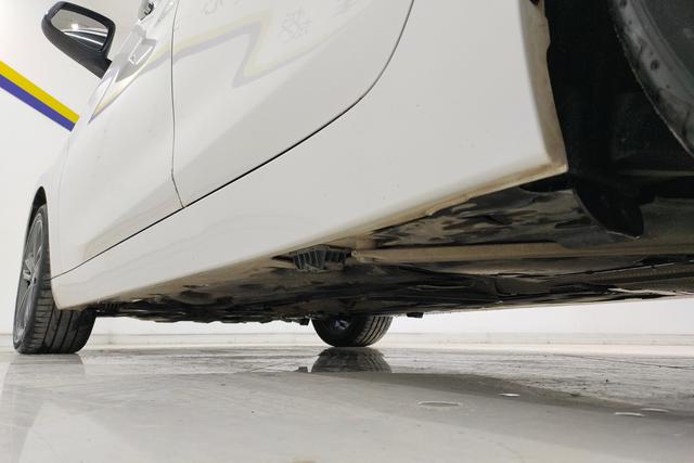 BMW 1 series 2018 Белый из Китая, фото 3