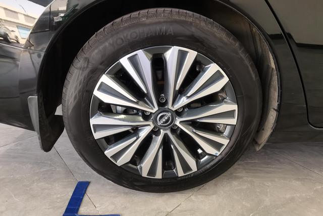 Nissan Teana 2022 2.0 L XL-TLS — фото 10