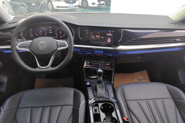 Volkswagen Passat 2024 380 TSI — фото 12