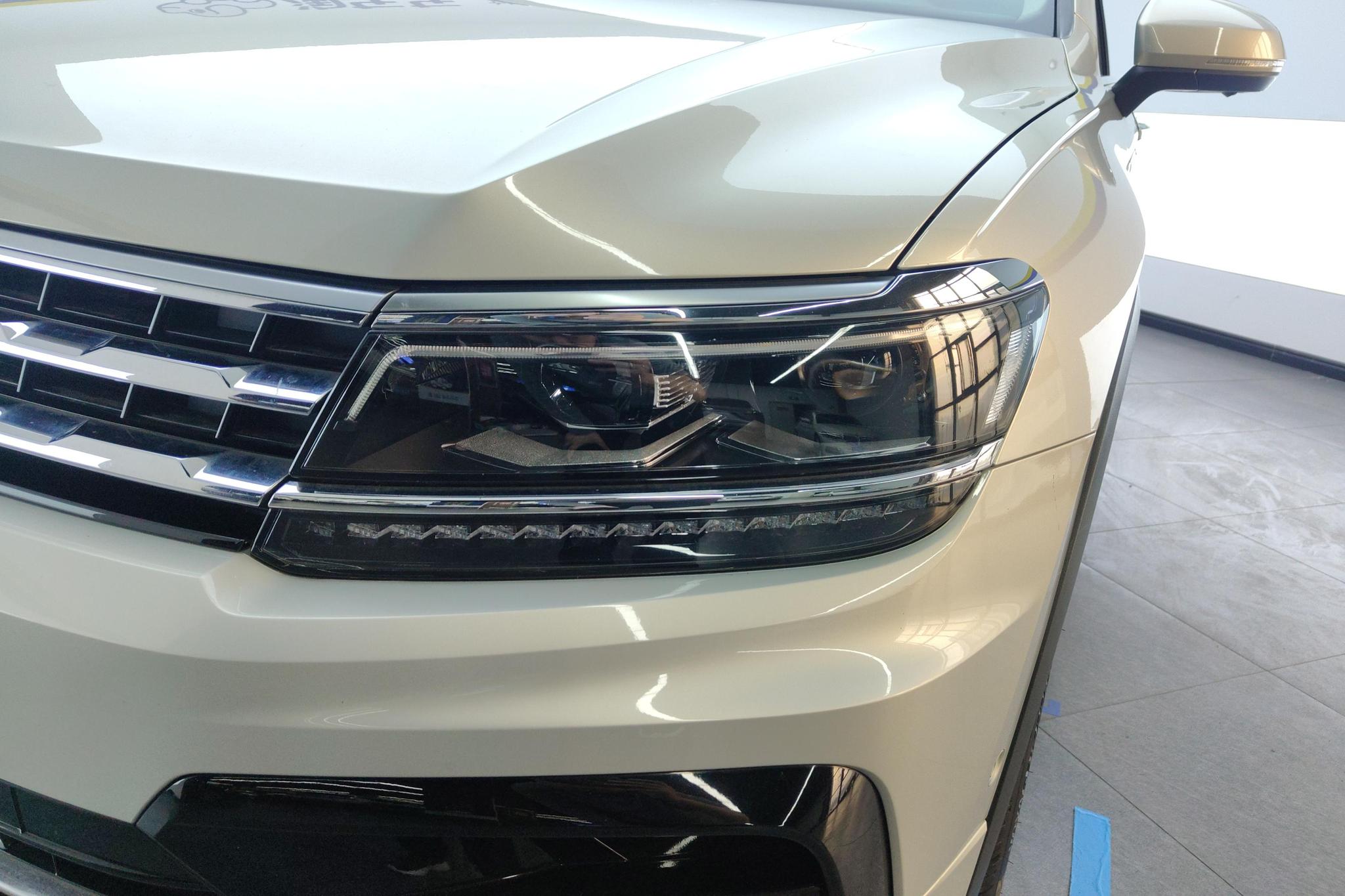 Volkswagen Tiguan L L 2021 330TSI AT R-Line Flagship