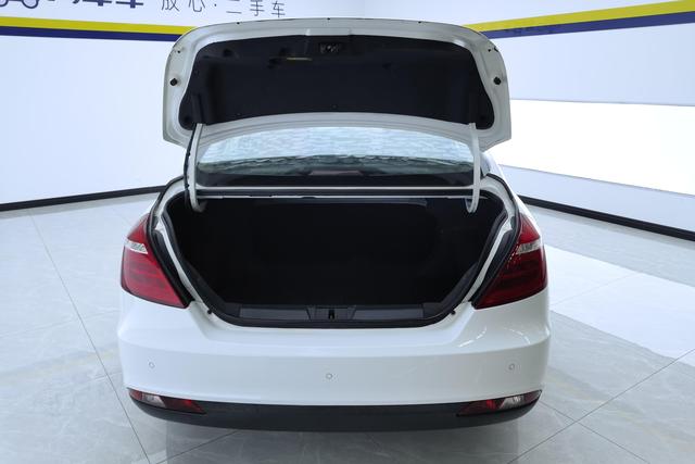 Geely Emgrand 2017 1.5 L MT — фото 17