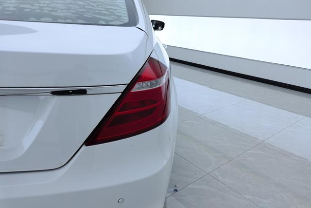 Geely Emgrand 2017 1.5 L MT — фото 8