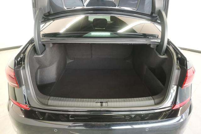 Volkswagen Passat 2022 330 TSI — фото 17