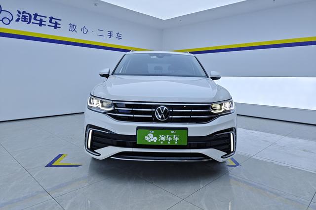 Volkswagen Tiguan L Plug-in Hybrid 2022 — фото 2