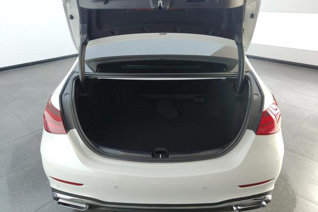 Mercedes Benz C-Class 2023 — фото 17