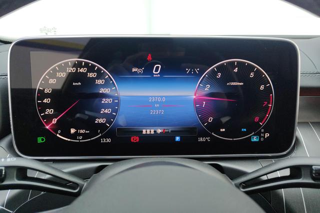 Mercedes Benz C-Class 2023 — фото 13