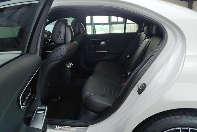 Mercedes Benz C-Class 2023 — фото 16