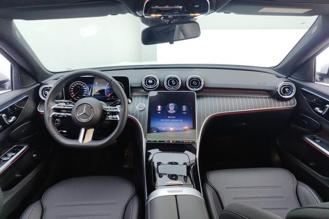 Mercedes Benz C-Class 2023 — фото 12