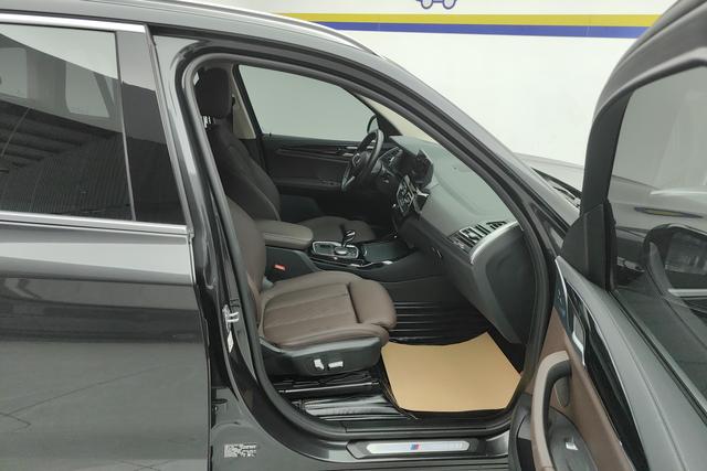 BMW X3 2021 Темно-серый из Китая, фото 3