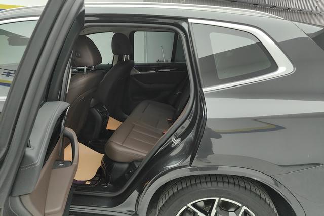 BMW X3 id 3840935 из Китая 16