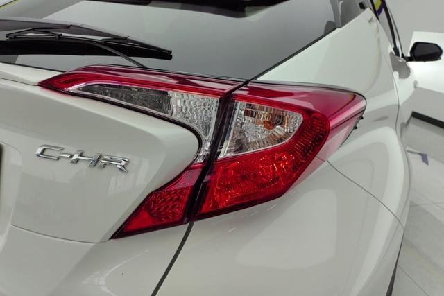 Toyota C-HR 2018 2.0 L VI — фото 6