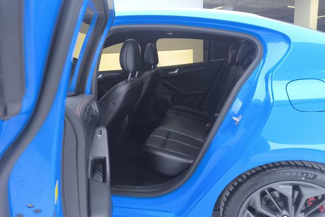 Ford Focus 2022 Eco Boost 180 ATST Line — фото 16
