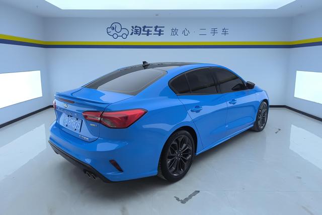 Ford Focus 2022 Eco Boost 180 ATST Line — фото 3