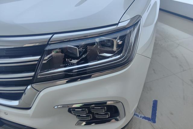 Roewe RX8 2019 30 T 2 WD — фото 5