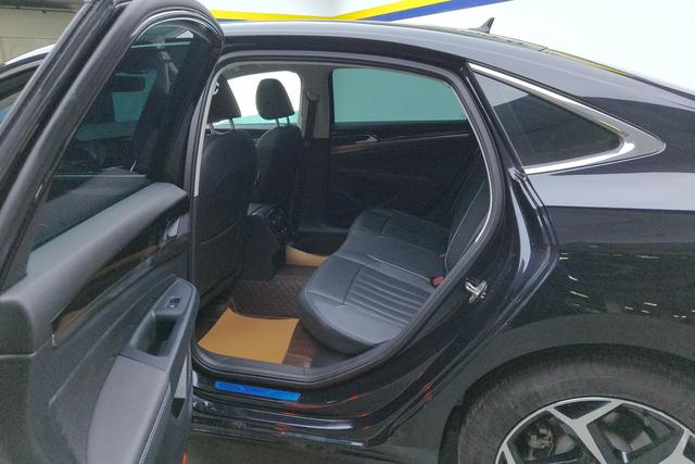 Volkswagen Passat 2023 330 TSI — фото 15