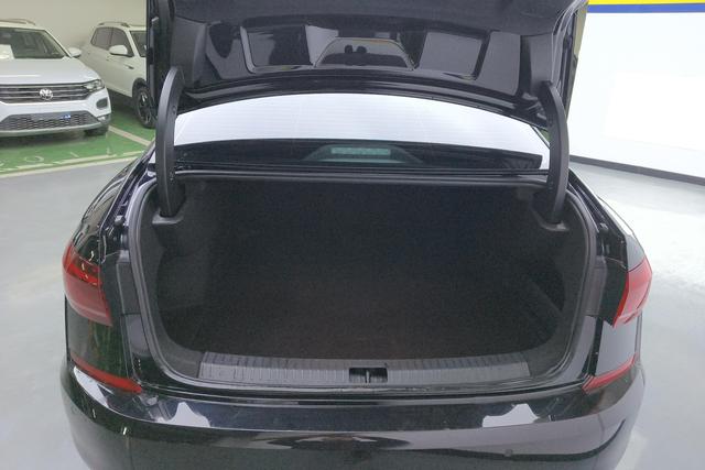 Volkswagen Passat 2023 330 TSI — фото 17