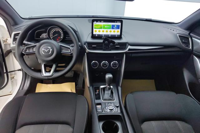 Mazda CX-4 2018 — фото 12