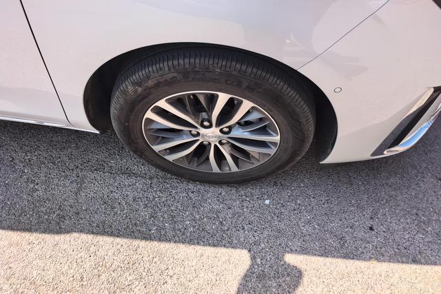 Buick GL8 2023 ES 2.0 T — фото 10
