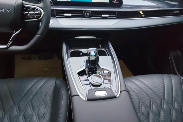 Chery 7 PLUS 2023 1.6 TGDI DCT — фото 11