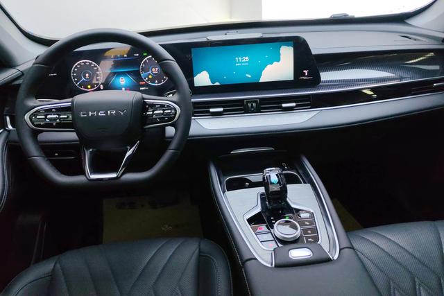 Chery 7 PLUS 2023 1.6 TGDI DCT — фото 14