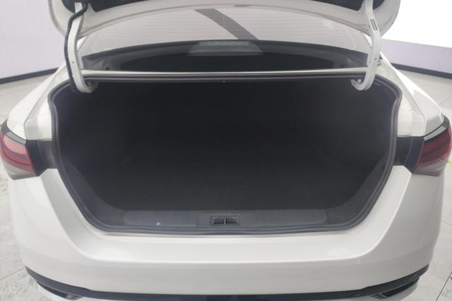Nissan Sylphy 2023 1.6 L CVT — фото 17
