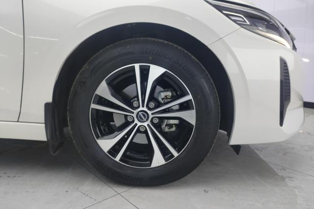 Nissan Sylphy 2023 1.6 L CVT — фото 4