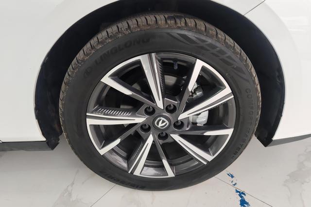 Changan Eado 2024 1.5 T DCTPremium — фото 9