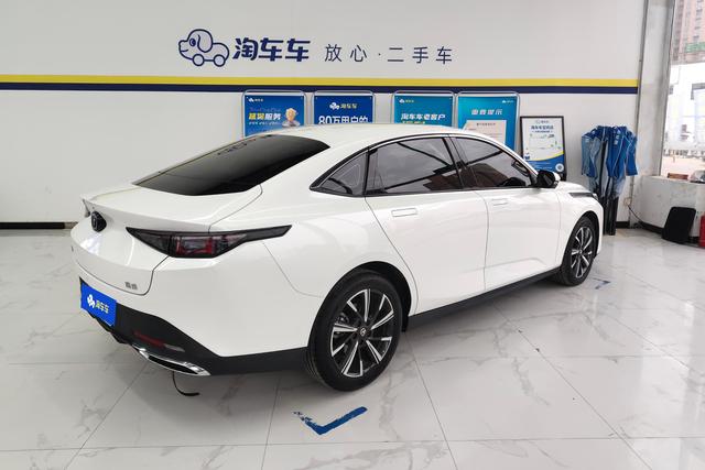 Changan Eado 2024 1.5 T DCTPremium — фото 3