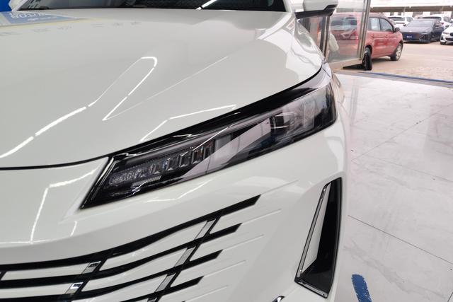 Changan Eado 2024 1.5 T DCTPremium — фото 4