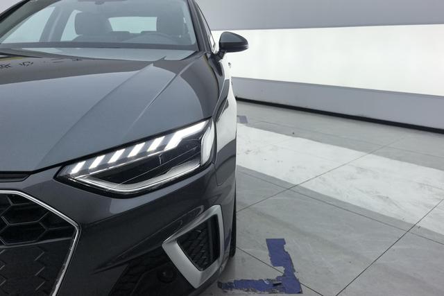 Audi A4L 2023 40 TFSI — фото 4