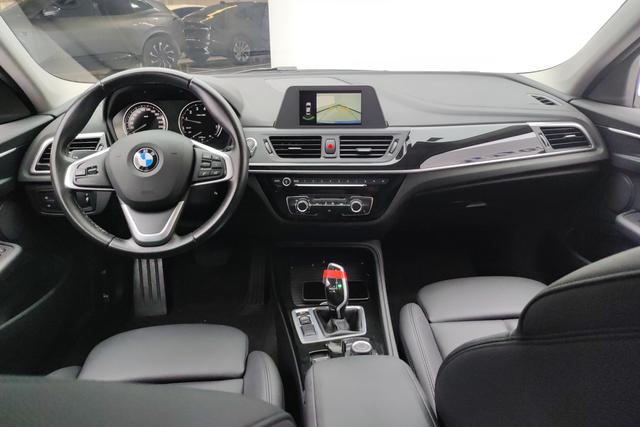 BMW 1 Series 2018 — фото 12