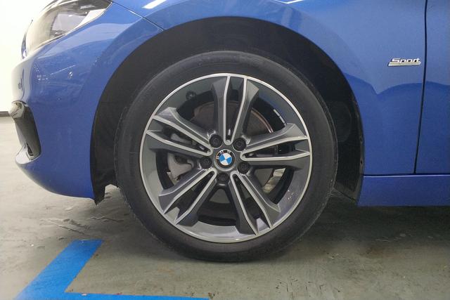 BMW 1 Series 2018 — фото 10