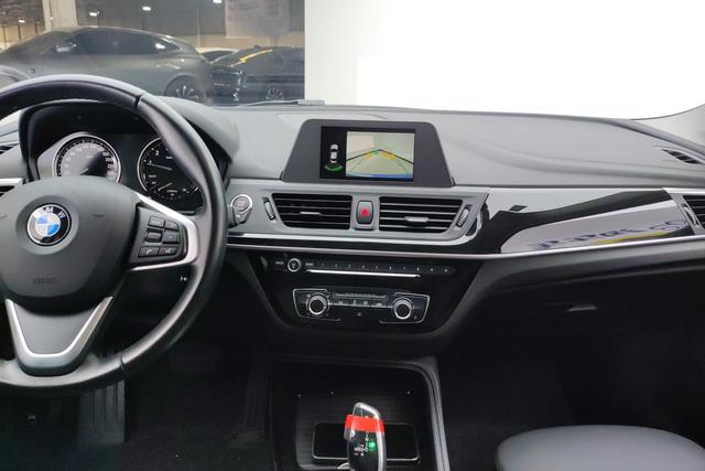 BMW 1 Series 2018 — фото 11