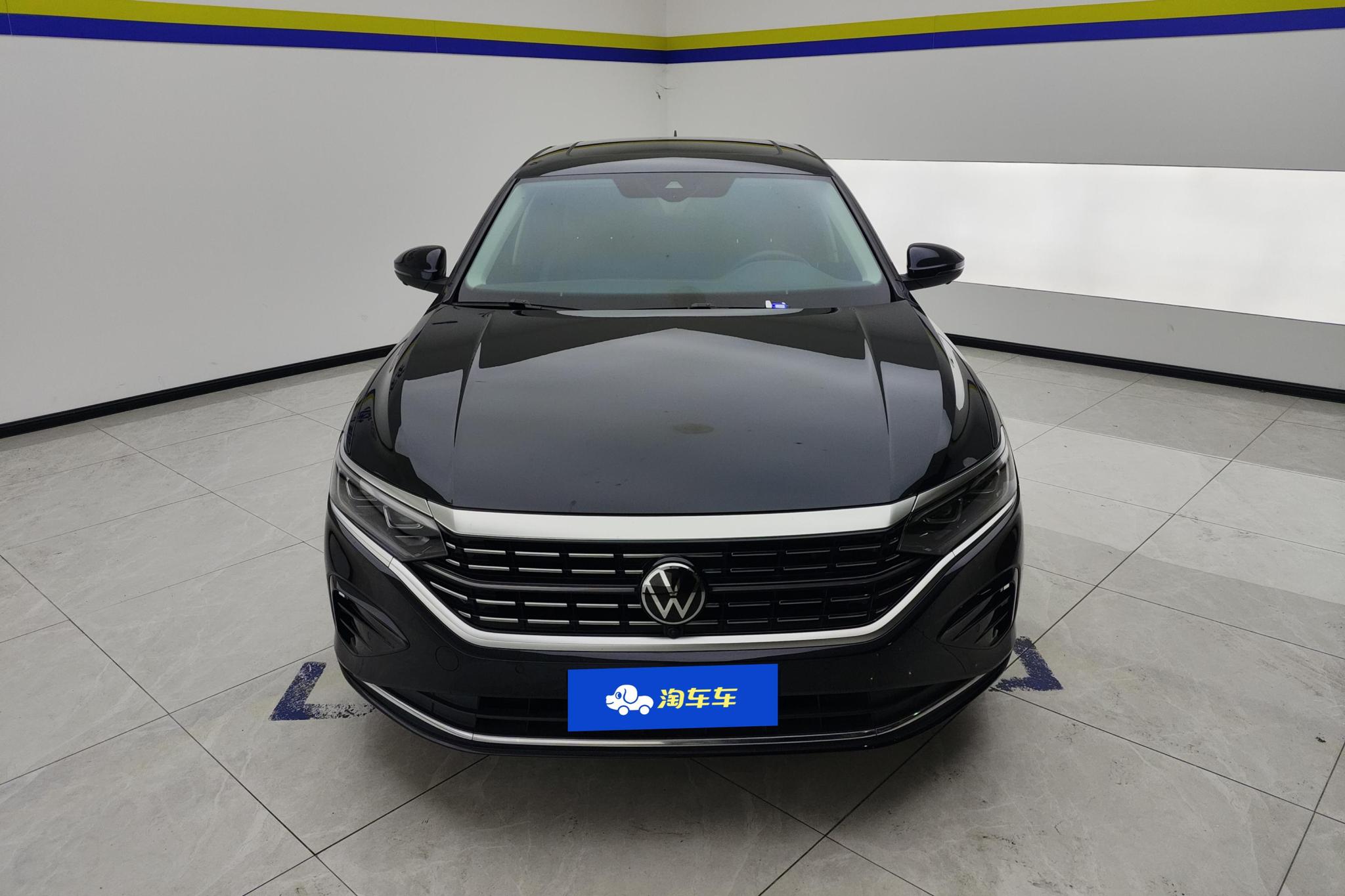 Volkswagen Passat 2023 380TSI Luxury