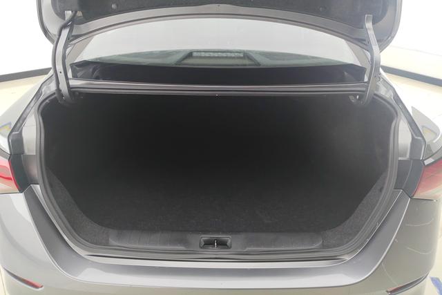 Nissan Sylphy 2020 1.6 L XL CVT — фото 17